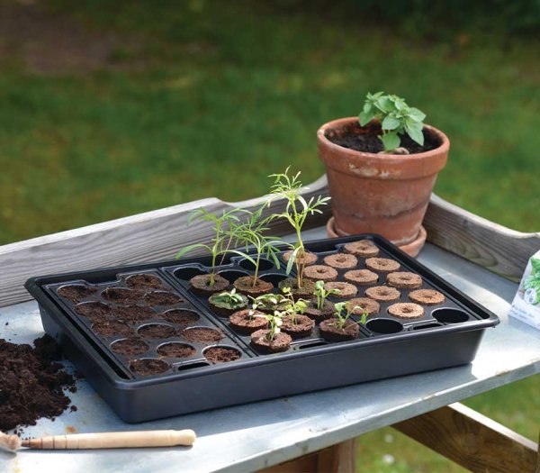 Kestävä kylvöalusta 23x37cm