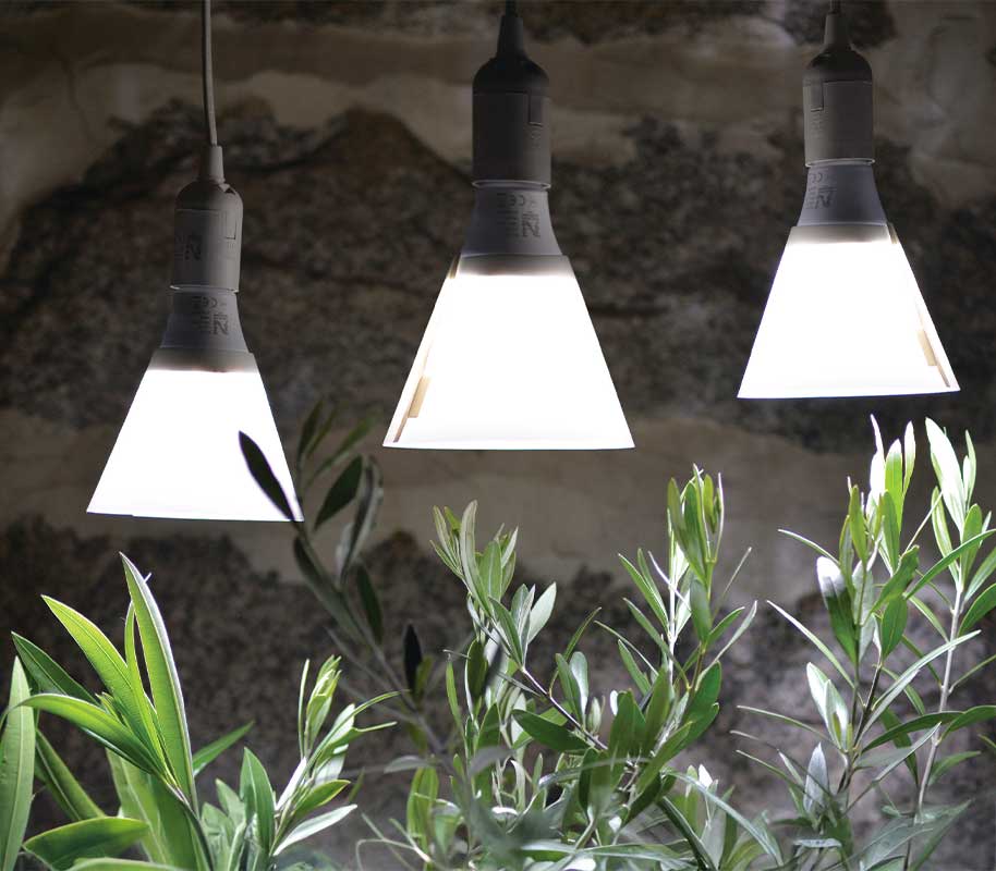 Kasvivalo LED-lamppu 15W varjostimella